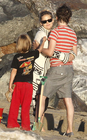 Kate Hudson, Matthew Bellamy, Ryder Robinson Kate Hudson, Matthew Bellamy, Ryder Robinson